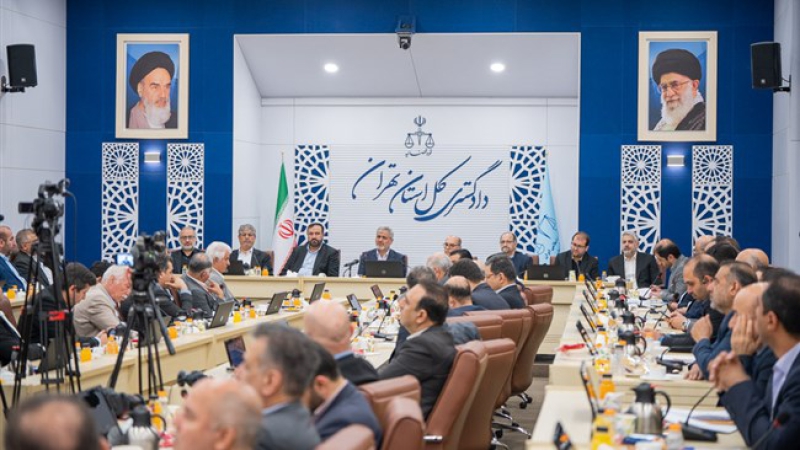در نشست شورای گفت&zwnj;وگوی دولت و بخش خصوصی استان تهران بررسی شد؛ الزامات تحقق سرمایه گذاری برای تولید | بخش خصوصی موانع سرمایه&zwnj;گذاری را شناسایی کند