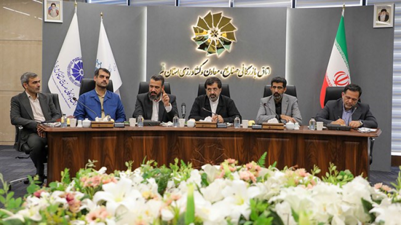 رئیس اتاق قم در هفتادمین نشست شورای گفتگوی استان عنوان کرد: انتخاب غیرشفاف مشمولان مصوبه ۱۳۴۰۰، تولید را از حمایت&zwnj;ها محروم می کند | لزوم بازنگری فوری در مصوبه