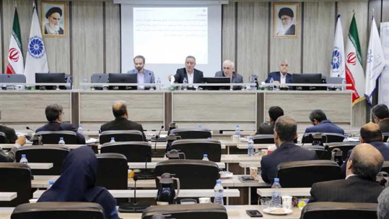 فرج&zwnj;الله معماری در نشست شورای گفت&zwnj;وگوی استان سمنان؛ با ابلاغ بخشنامه&zwnj;های جدید، تولیدکنندگان را از تولید پشیمان نکنید