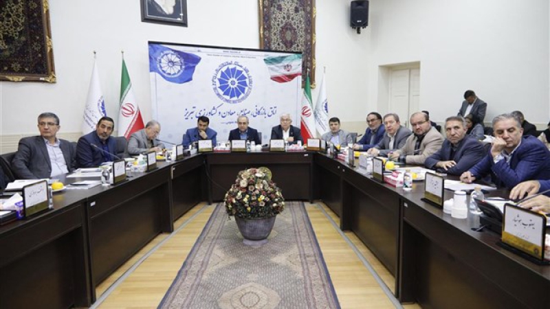 رئیس اتاق تبریز در نشست شورای گفت&zwnj;وگوی آذربایجان شرقی مطرح کرد؛ روند فعلی ثبت سفارش، واحدهای تولیدی را تعطیل می&zwnj;کند
