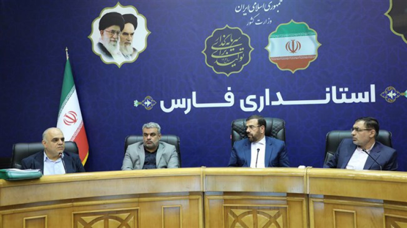 رئیس اتاق شیراز در نشست شورای گفت&zwnj;وگوی استان فارس اعلام کرد؛ مطالبه بخش خصوصی استان بر پایلوت شدن اجرای طرح سرمایه&zwnj;گذاری برای تولید در فارس