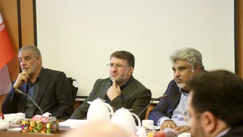 مجتبی دستمالچیان در نشست شورای گفت‌وگوی یزد مطرح کرد؛ عدم‌حمایت دولت، باعث کاهش صادرات شده است
