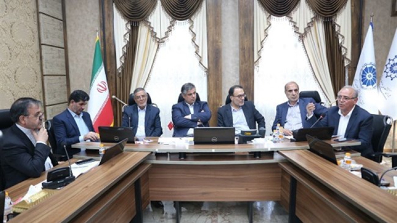رئیس اتاق اراک در یکصدمین جلسه شورای گفت&zwnj;وگوی دولت و بخش خصوصی استان مرکزی: دولت به این باور رسیده است که باید تمرکز از پایتخت برداشته شود | امور اقتصادی به بخش خصوصی واقعی سپرده شود