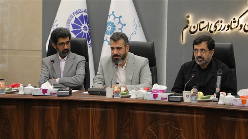 رئیس اتاق قم در نشست شورای گفت&zwnj;وگوی استان مطرح کرد؛ بسته حمایتی دولت راه&zwnj;حل واقعی برای صنعت ندارد | توجیه اختلاف معافیت مالیاتی کارخانه&zwnj;های هم&zwnj;جوار در شهرک شکوهیه قم