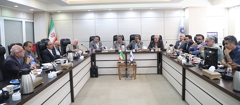 در نشست کارگروه شورای گفت&zwnj;وگو مطرح شد؛ پیش نویس پیشنهادی آیین&zwnj;نامه اجرایی برنامه صنعت طیور، ارائه شده توسط بخش خصوصی بازنگری می&zwnj;شود | تشکل فراگیر صنعت طیور باید با مشارکت همه ذینفعان شکل بگیرد