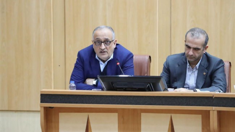 رئیس اتاق رشت در نشست شورای گفت&zwnj;وگوی استان گیلان؛ بیش از ۶۵ درصد چای خشک تولید امسال خریدار ندارد | اقتصادی نبودن کشاورزی منجر به فروش باغات برای ویلاسازی شده است