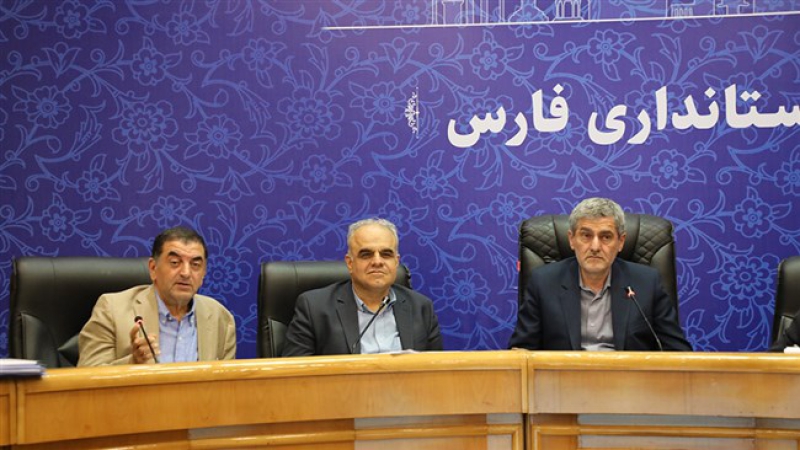 رئیس اتاق شیراز در نشست شورای گفت&zwnj;وگوی استان فارس؛ هتل&zwnj;های 4 و 5 ستاره استان فارس مشمول معافیت مالیات ارزش&zwnj;افزوده شوند