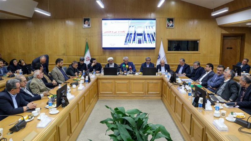 صدوسی&zwnj;وهشتمین نشست شورای گفت&zwnj;وگوی خراسان رضوی با حضور وزیر اقتصاد و رئیس اتاق ایران برگزار شد؛ بسته ۵۴&zwnj;بندی مسائل و چالش&zwnj;های اقتصادی خراسان رضوی روی میز &laquo;مدنی&zwnj;زاده&raquo;