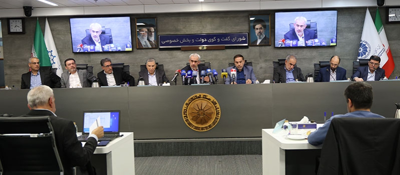 وزیر اقتصاد از &laquo;جنگ اقتصادی&raquo; گفت؛ عبور از بحران چگونه ممکن است؟