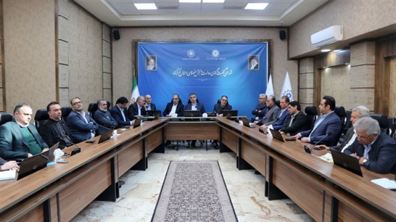رئیس اتاق اراک در صد و چهارمین جلسه شورای گفت وگوی استان مرکزی اعلام کرد؛ تصمیم&zwnj;سازی های پنهان، هزینه تولید را افزایش داده است
