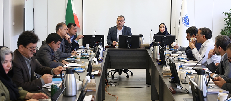 در نشست کارگروه شورای گفت&zwnj;وگوی دولت و بخش خصوصی مطرح شد؛ کارمزد خدمات سازمان استاندارد نباید با تحول بازار ارز، تغییر کند -  کمیته دموراژ توسط شورای عالی ترابری احیا شود.